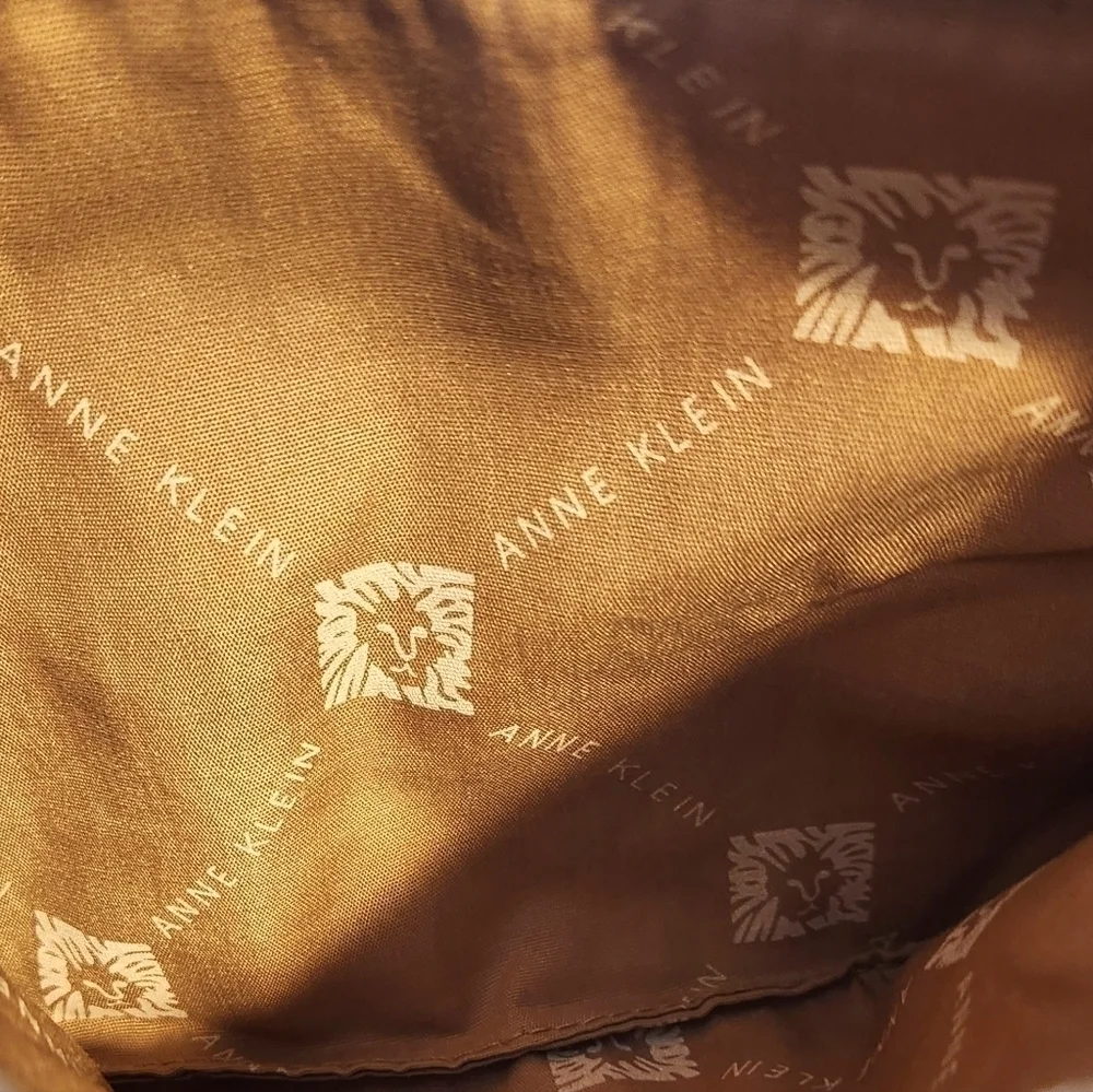 Anne Klein AK Brown Tan Tile Lion Logo Clutch Handbag Wristlet